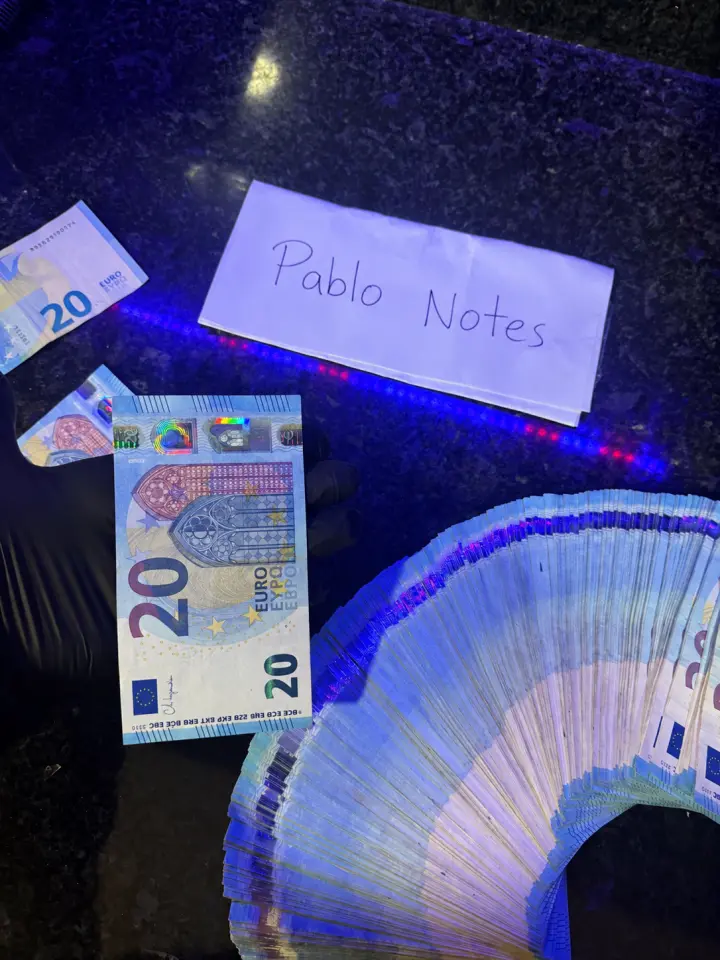 Fan of €20 fake banknotes